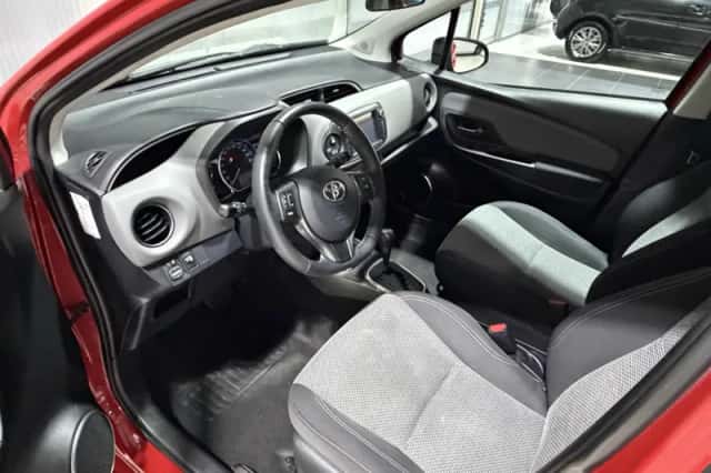 Toyota Yaris (2016) thumbnail 8