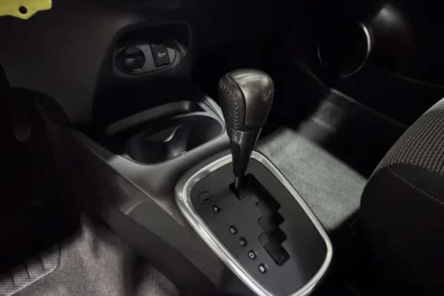 Toyota Yaris (2016) thumbnail 10