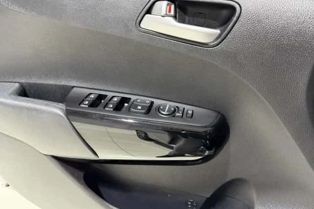 Kia Picanto (2021) thumbnail 12