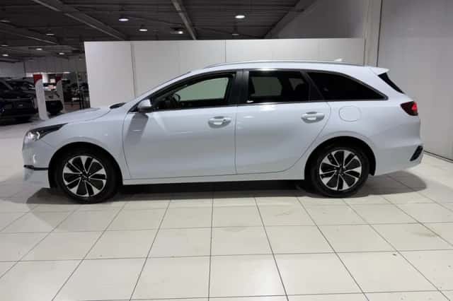 Kia Ceed Sportswagon (2023) thumbnail 4
