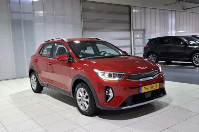 Kia Stonic (2022) thumbnail 3