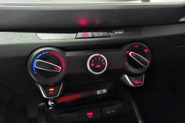 Kia Stonic (2022) thumbnail 22