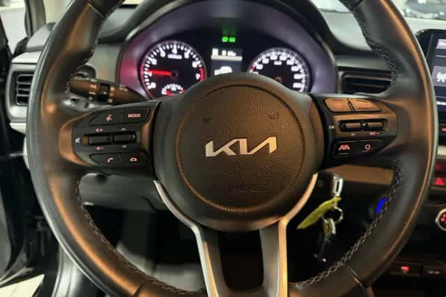 Kia Stonic (2021) thumbnail 11