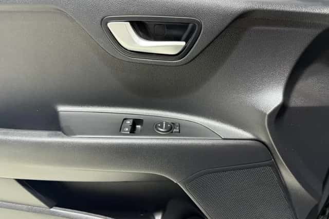 Kia Stonic (2021) thumbnail 14