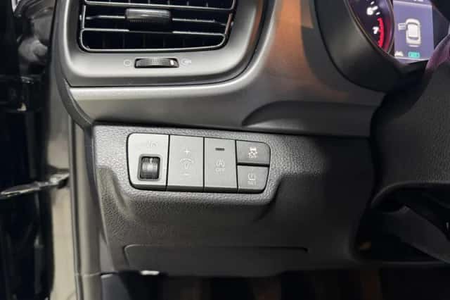 Kia Stonic (2021) thumbnail 15
