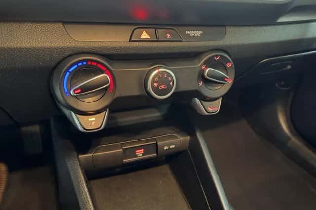 Kia Stonic (2021) thumbnail 18