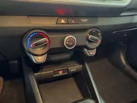 Kia Stonic (2021) thumbnail 18