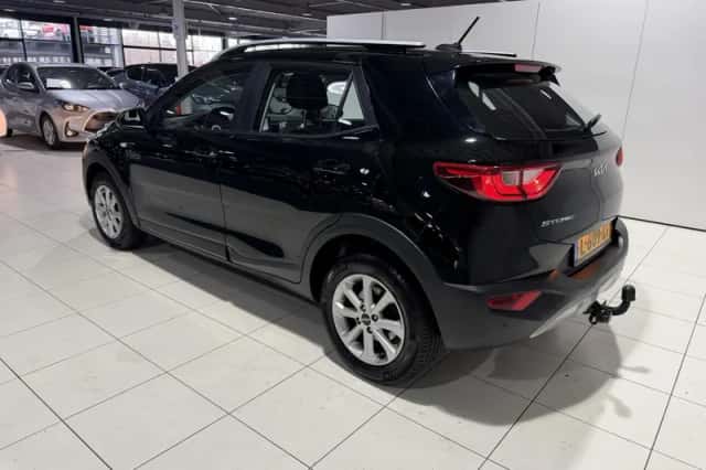 Kia Stonic (2021) thumbnail 5