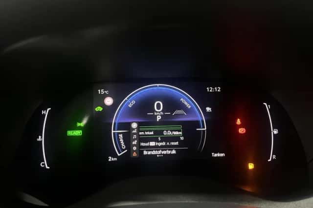 Toyota Yaris (2024) thumbnail 3