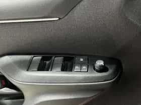 Toyota Yaris (2024) thumbnail 23