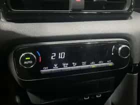 Toyota Yaris (2024) thumbnail 4