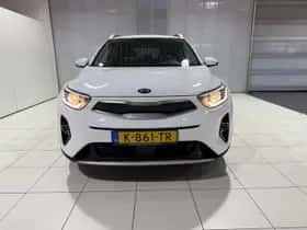 Kia Stonic (2021) thumbnail 2