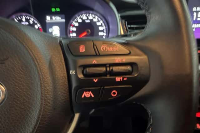 Kia Stonic (2021) thumbnail 12