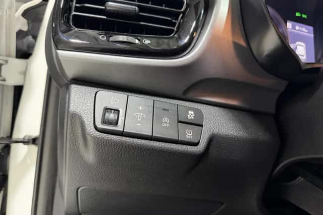 Kia Stonic (2021) thumbnail 14