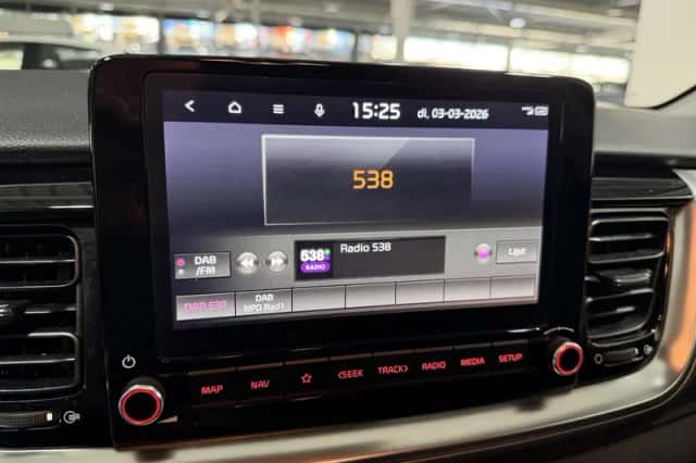 Kia Stonic (2021) thumbnail 17