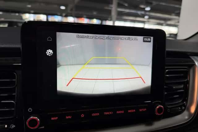 Kia Stonic (2021) thumbnail 18