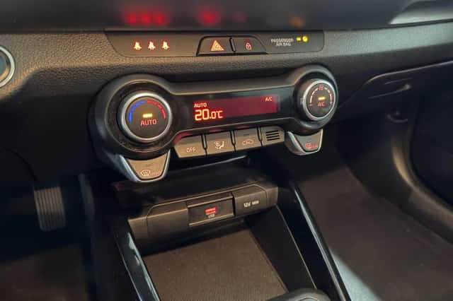 Kia Stonic (2021) thumbnail 19