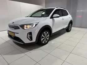 Kia Stonic (2021) thumbnail 3