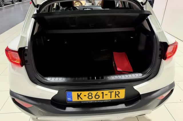 Kia Stonic (2021) thumbnail 23
