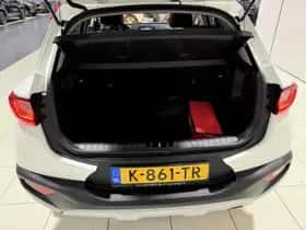 Kia Stonic (2021) thumbnail 23