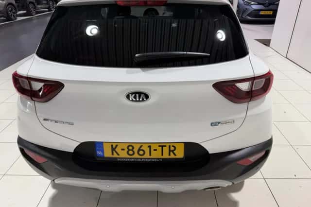 Kia Stonic (2021) thumbnail 6