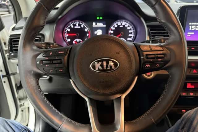 Kia Stonic (2021) thumbnail 10