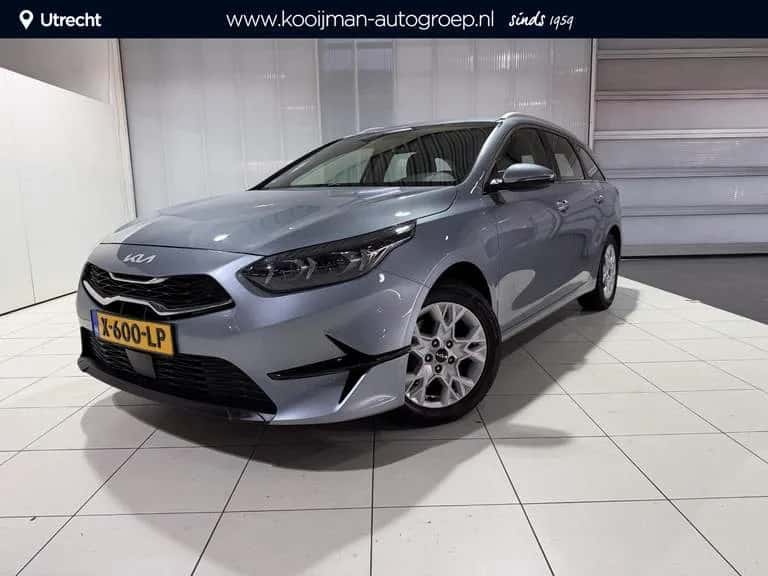 Kia Ceed Sportswagon (2023) — foto 1