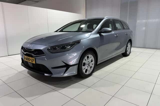 Kia Ceed Sportswagon (2023) thumbnail 3