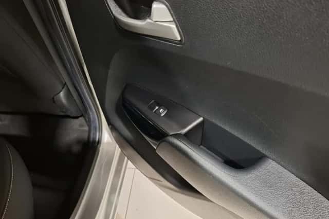 Kia Picanto (2021) thumbnail 14