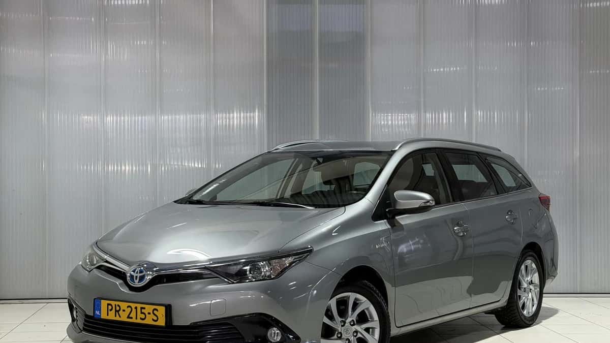 Toyota Auris (2016) — foto 1