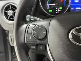 Toyota Auris (2016) thumbnail 8