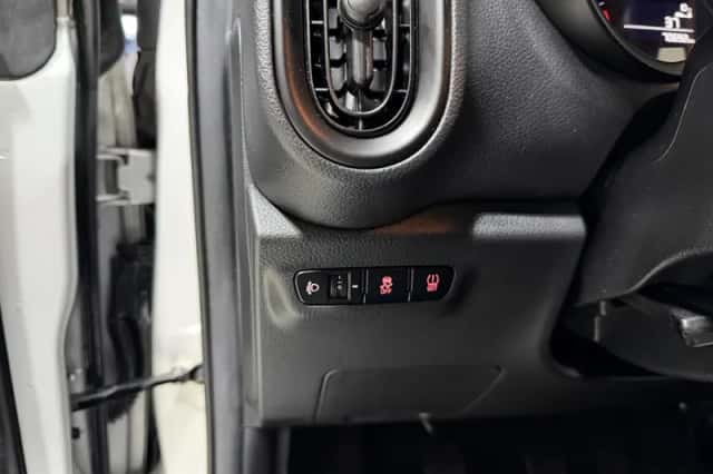 Kia Picanto (2020) thumbnail 15