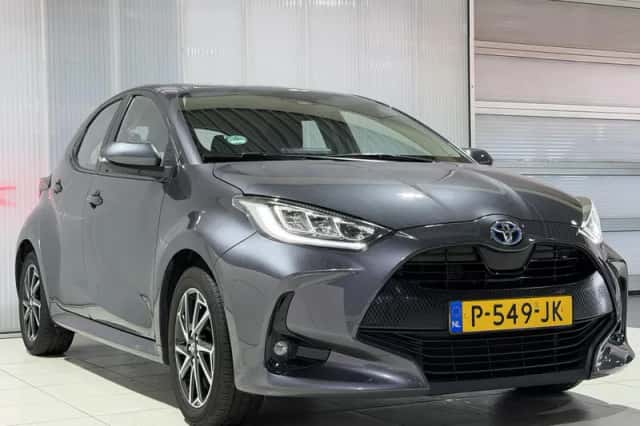 Toyota Yaris (2022) thumbnail 2