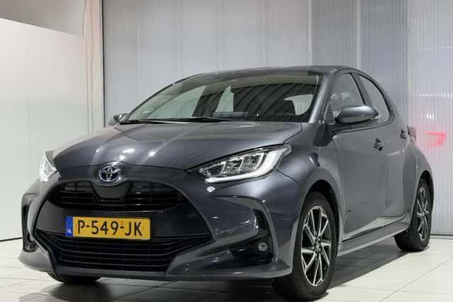 Toyota Yaris (2022) thumbnail 4