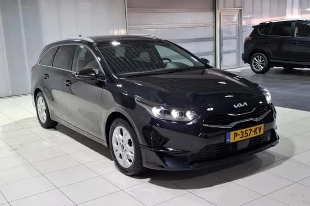 Kia Ceed Sportswagon (2022) thumbnail 3
