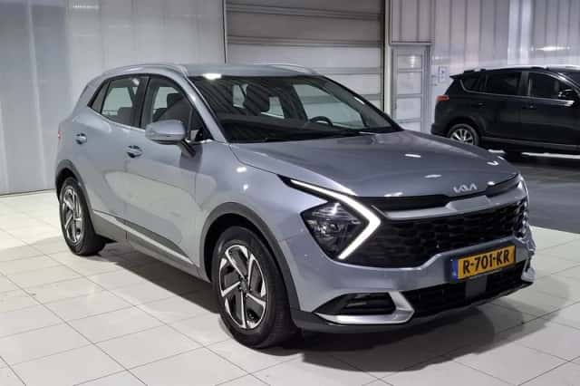 Kia Sportage (2022) thumbnail 3