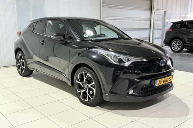 Toyota C-HR (2019) thumbnail 5