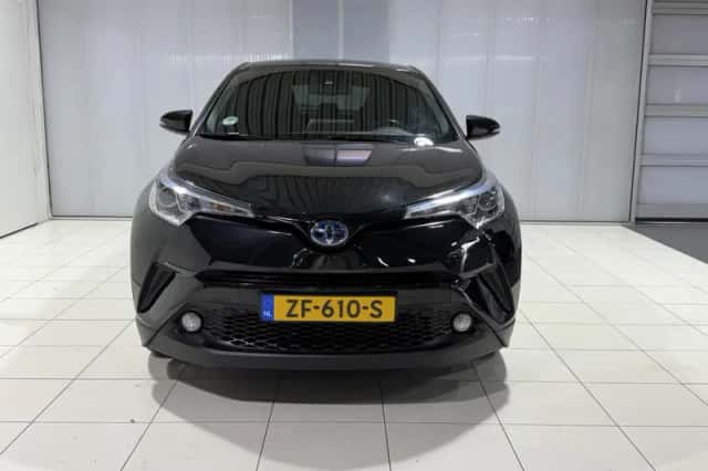 Toyota C-HR (2019) thumbnail 6