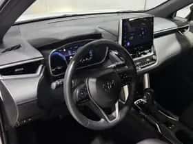 Toyota Corolla (2024) thumbnail 2