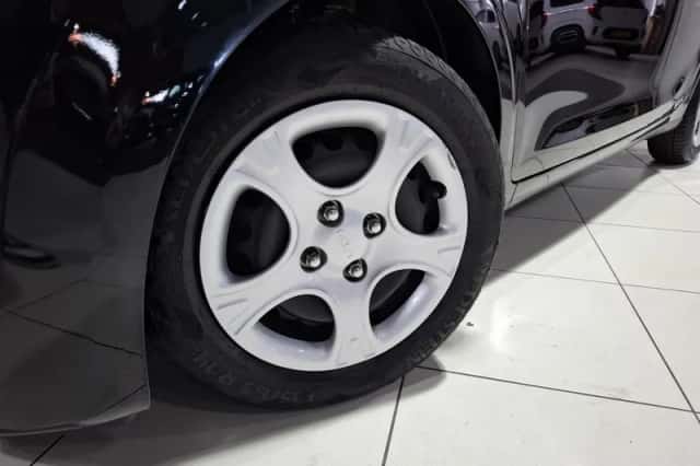 Kia Picanto (2022) thumbnail 2