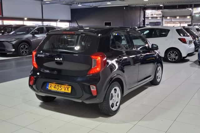 Kia Picanto (2022) thumbnail 8