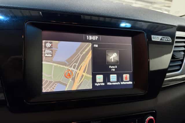 Kia Niro (2019) thumbnail 16