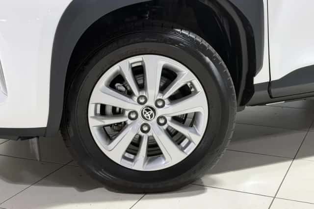 Toyota Yaris Cross (2024) thumbnail 2