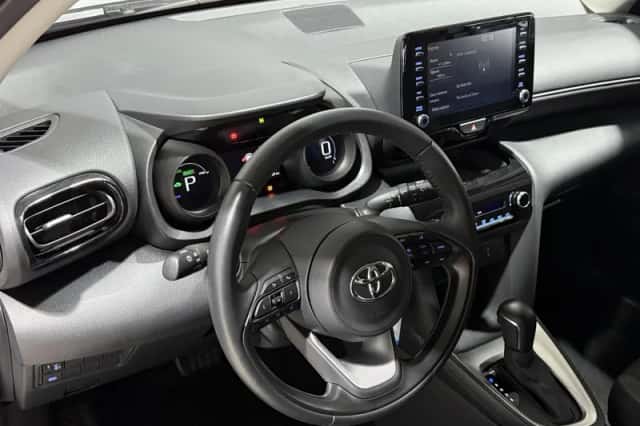 Toyota Yaris Cross (2024) thumbnail 3