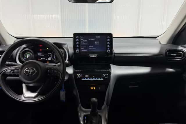 Toyota Yaris Cross (2024) thumbnail 5