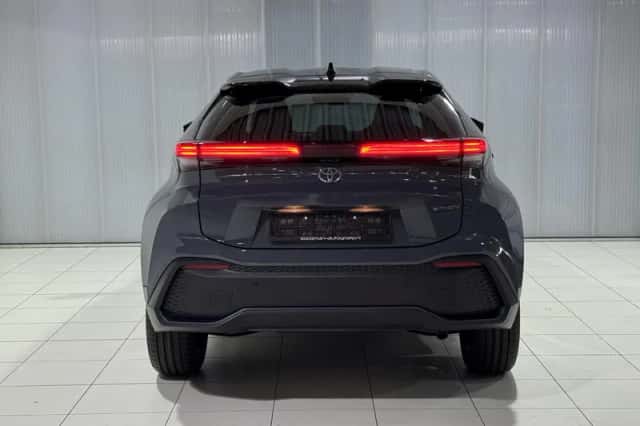 Toyota C-HR (2026) thumbnail 2