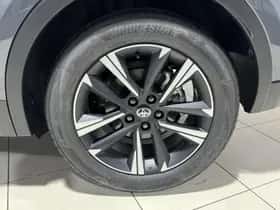 Toyota C-HR (2026) thumbnail 5