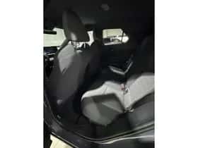 Toyota C-HR (2026) thumbnail 6
