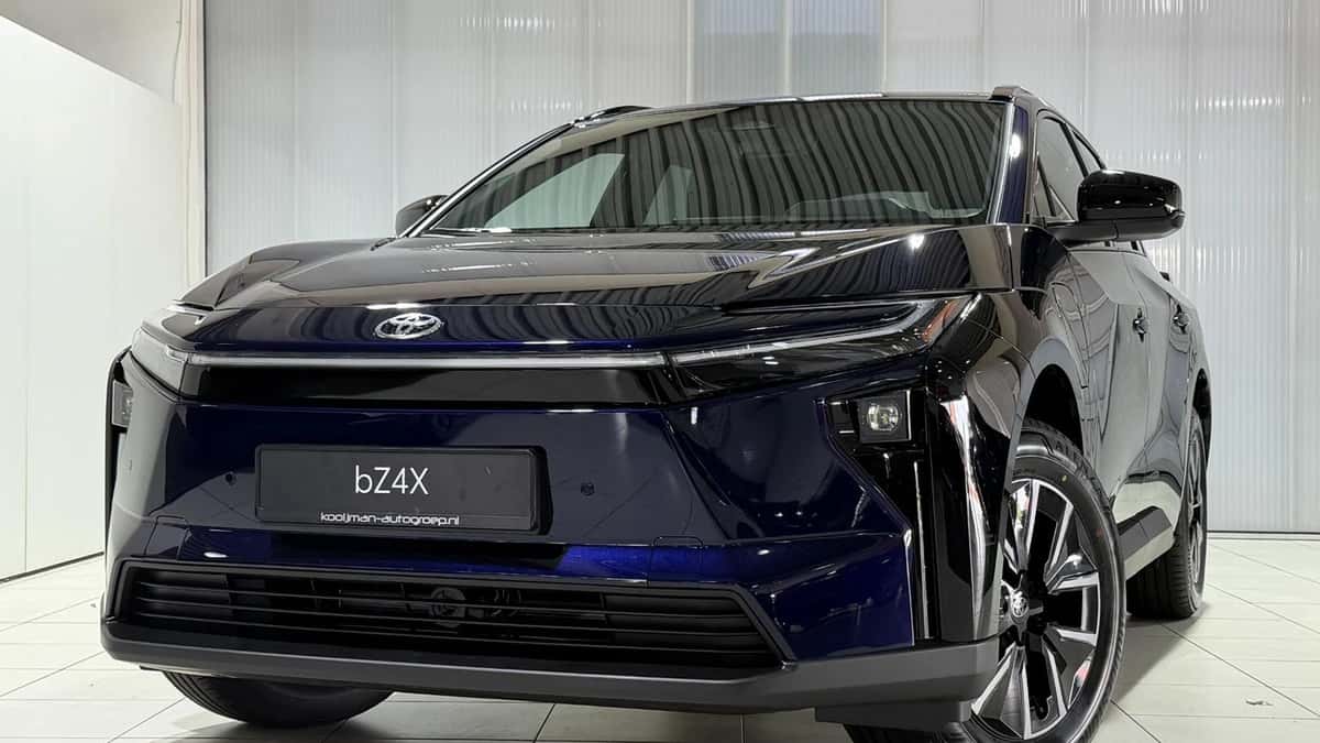 Toyota bZ4X (2026) — foto 1