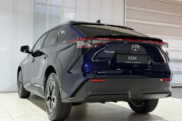 Toyota bZ4X (2026) thumbnail 5